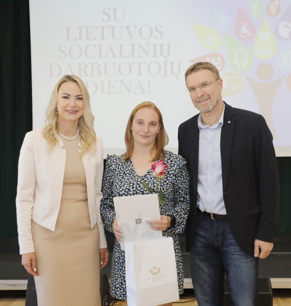Ukmergės PSPC socialinei darbuotojai – Seimo nario padėka Ukmergės PSPC socialinei darbuotojai – Seimo nario padėka