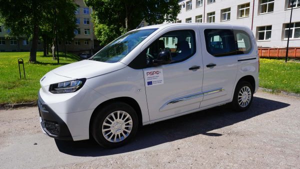 Ukmergės PSPC stiprina slaugos namuose paslaugas – įsigytas naujas elektromobilis Ukmergės PSPC stiprina slaugos namuose paslaugas – įsigytas naujas elektromobilis
